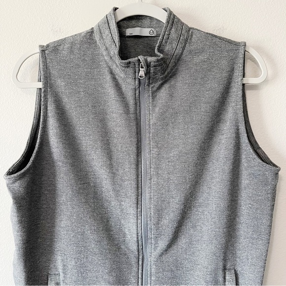 Tasc Performance Men’s Motion Vest Charcoal Heather Gray Size Small Full Zip - Picture 5 of 11